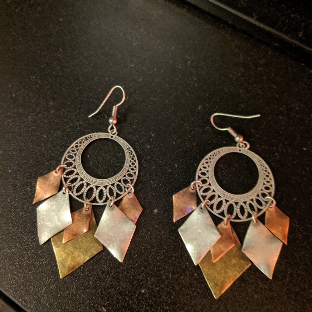 🎀 Mixed Metal Earrings 🎀